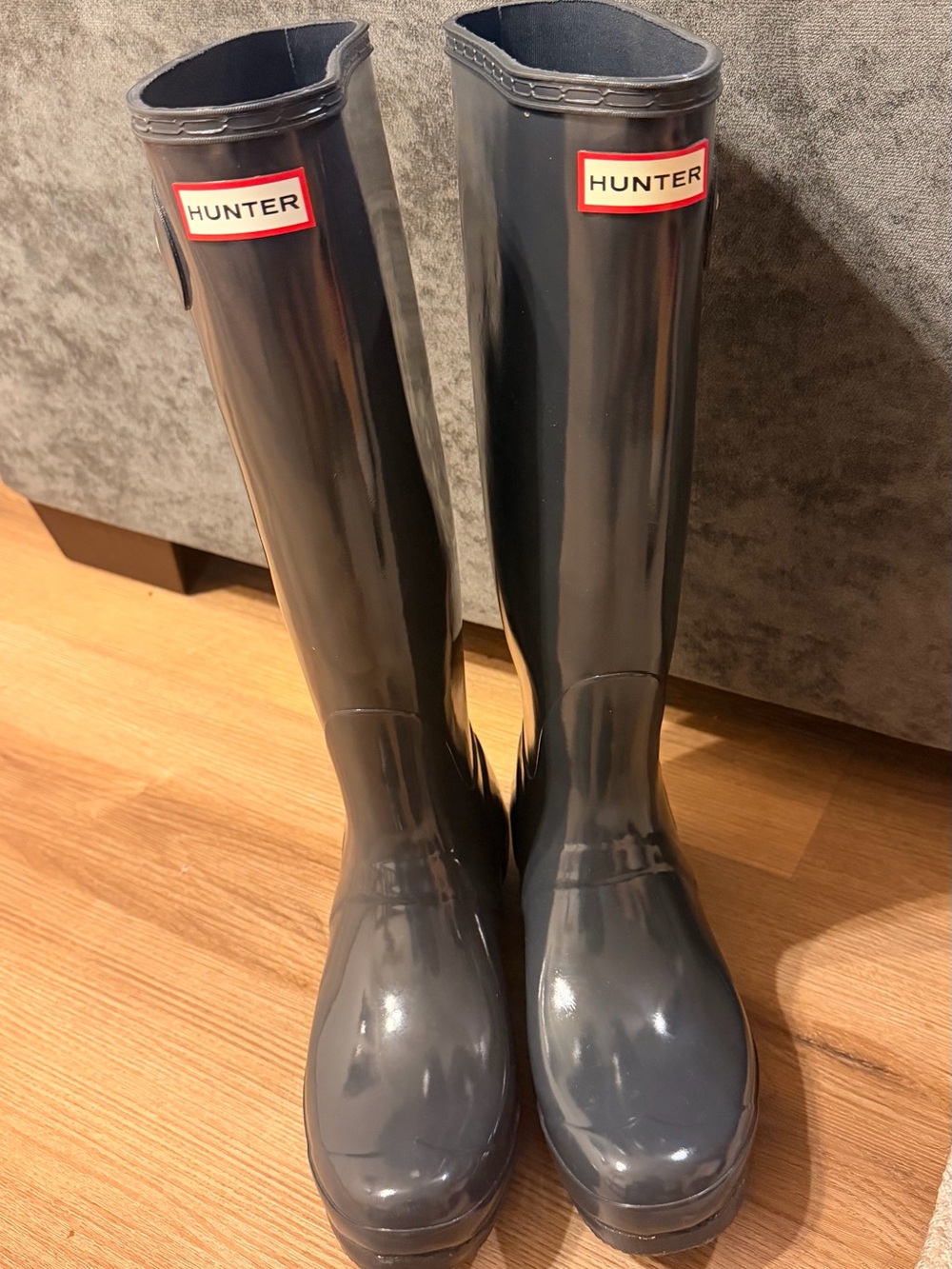 Hunter Women's Tall Gloss Rain Boots in Charcoal Gray